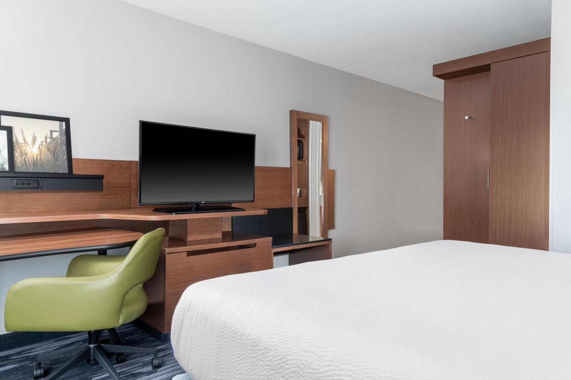 Fairfield Inn & Suites By Marriott Мартинсберг Экстерьер фото
