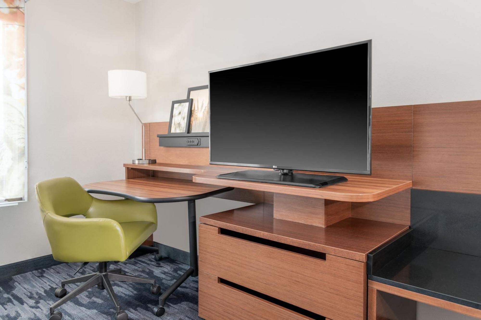 Fairfield Inn & Suites By Marriott Мартинсберг Экстерьер фото