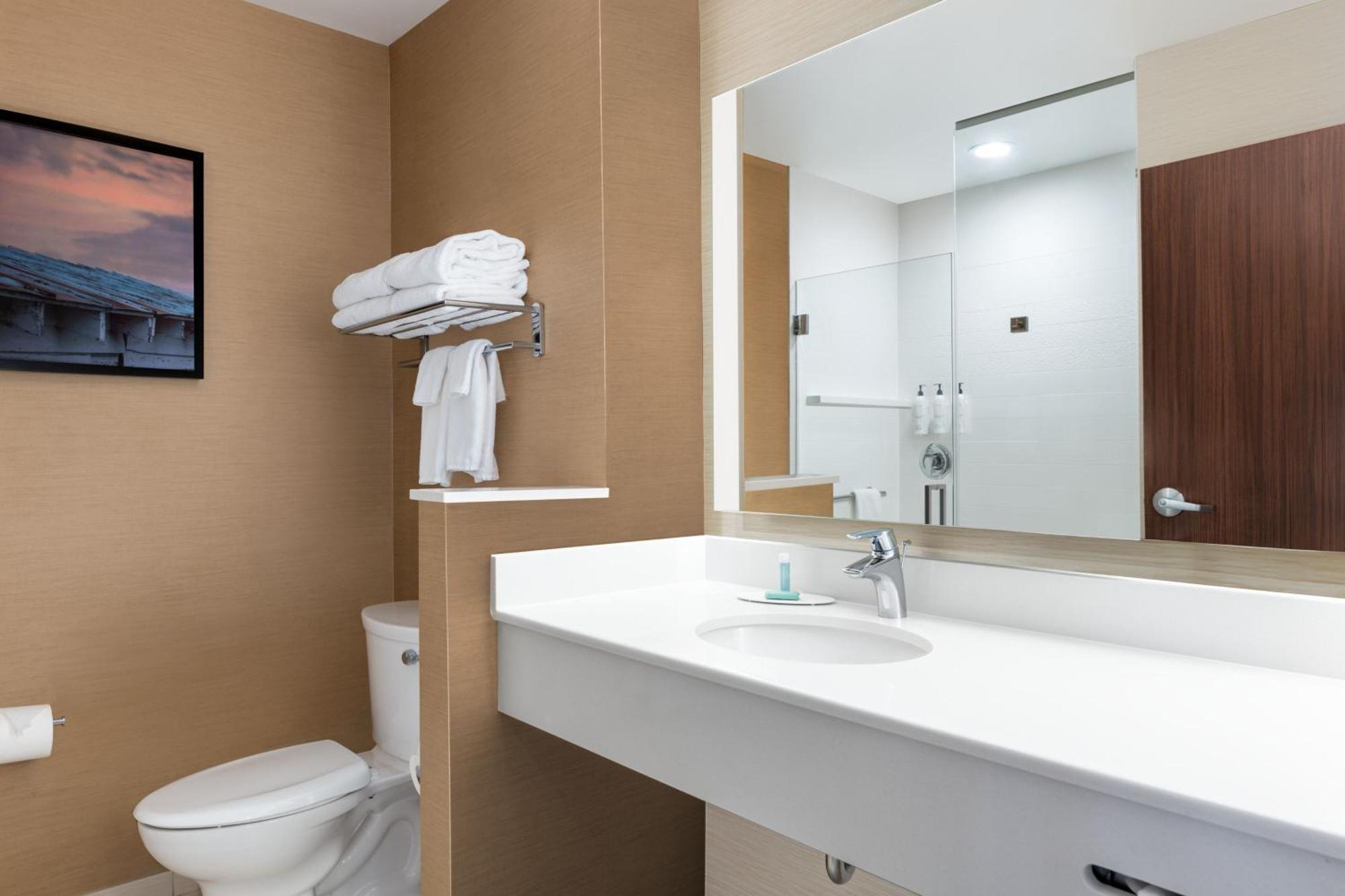 Fairfield Inn & Suites By Marriott Мартинсберг Экстерьер фото