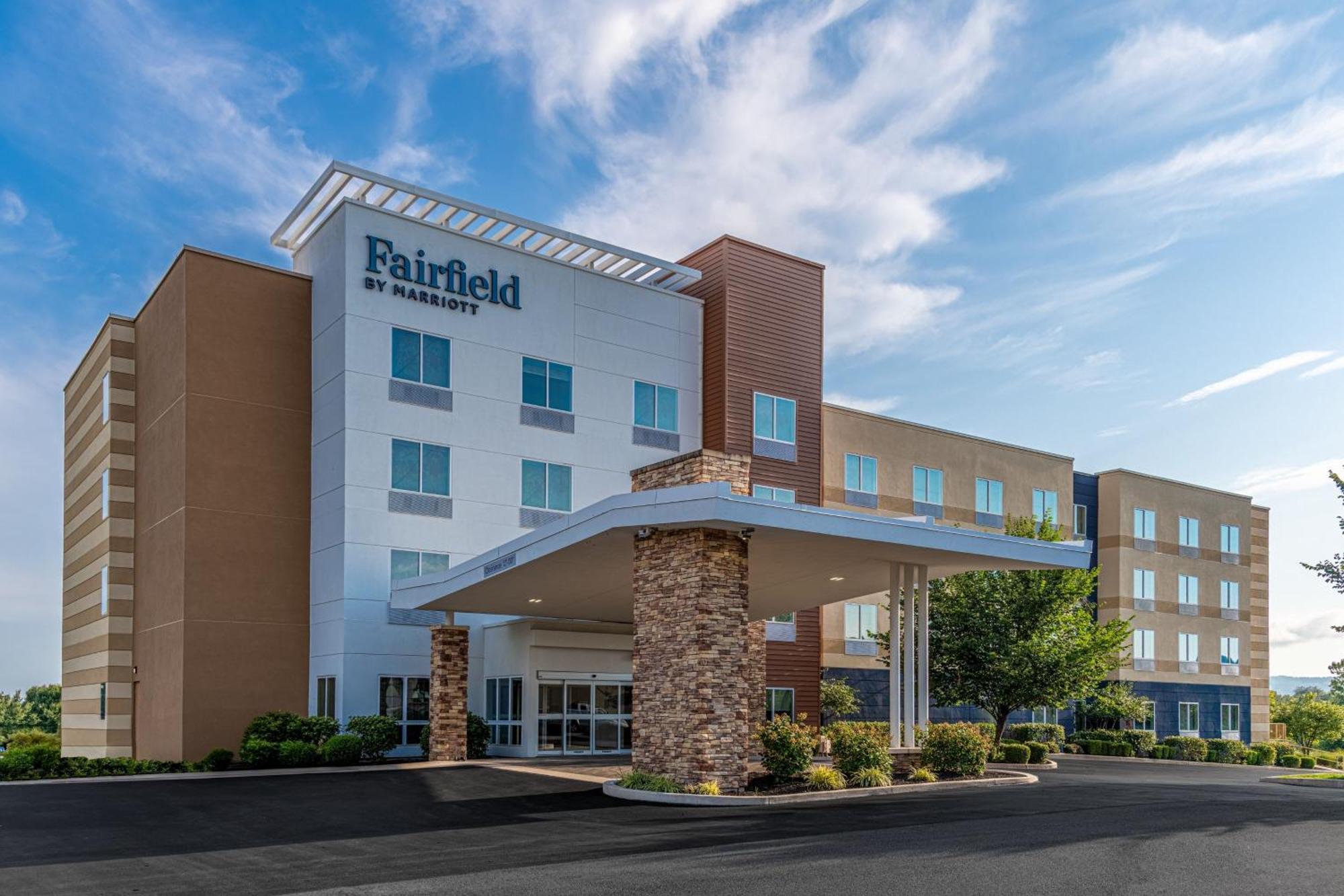 Fairfield Inn & Suites By Marriott Мартинсберг Экстерьер фото